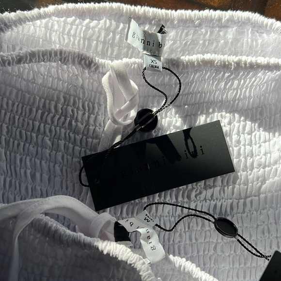 Gianni Bini
Alli Square Neck Short Puff Sleeve Smocked Dress - Picture 5 of 9